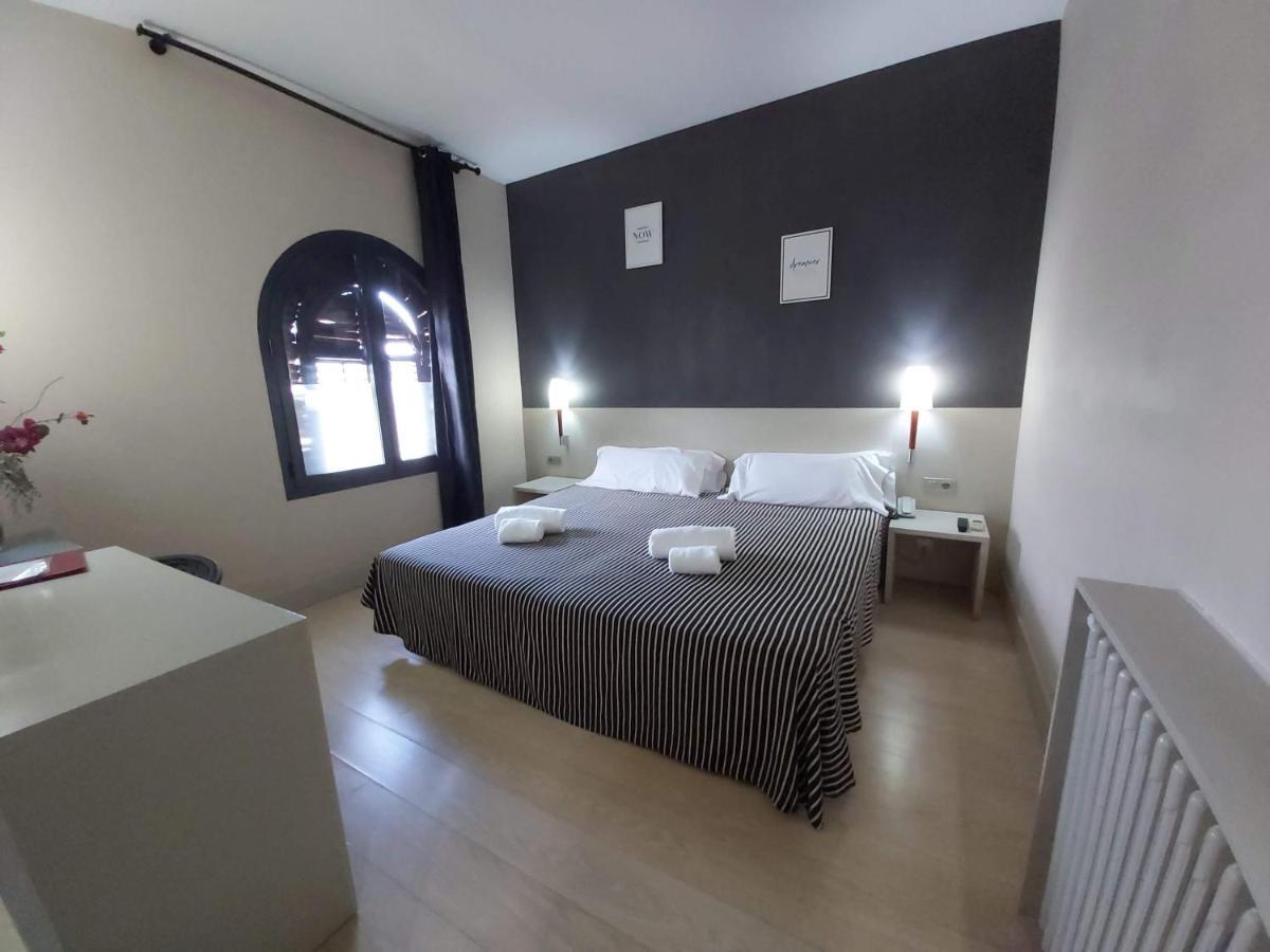 Hotel El Castell Sant Boi de Llobregat Eksteriør billede