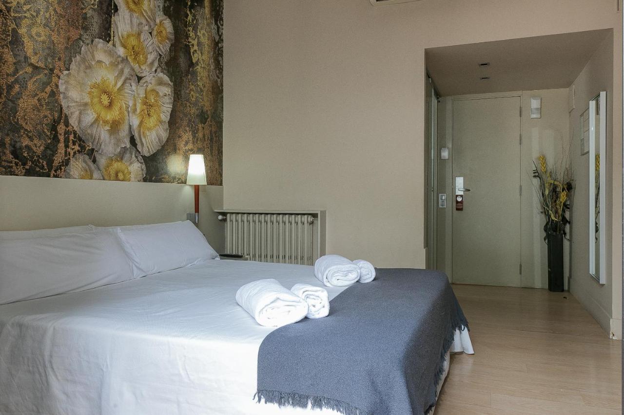 Hotel El Castell Sant Boi de Llobregat Eksteriør billede