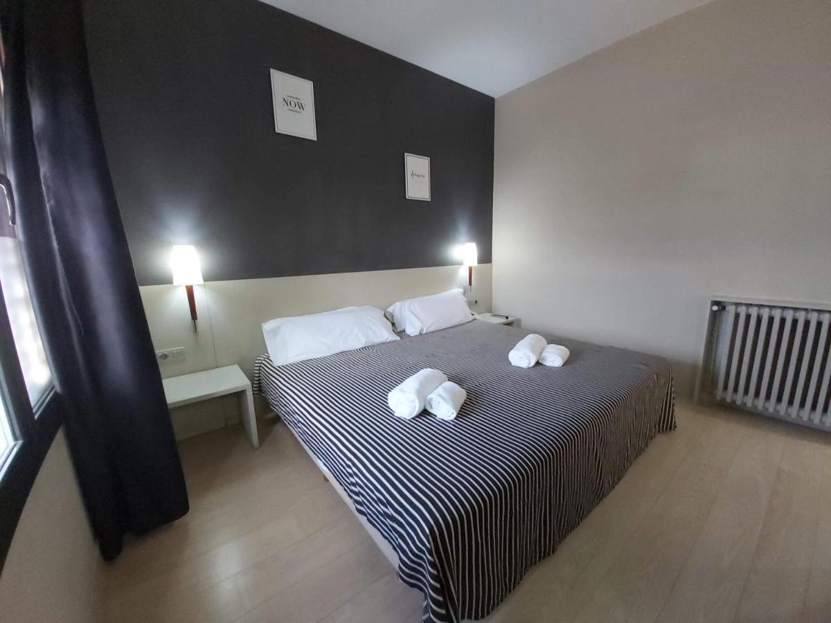 Hotel El Castell Sant Boi de Llobregat Eksteriør billede