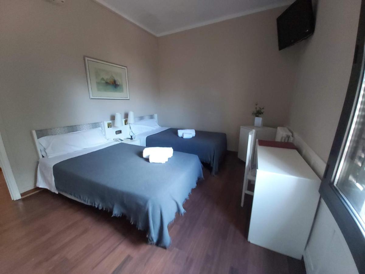 Hotel El Castell Sant Boi de Llobregat Eksteriør billede