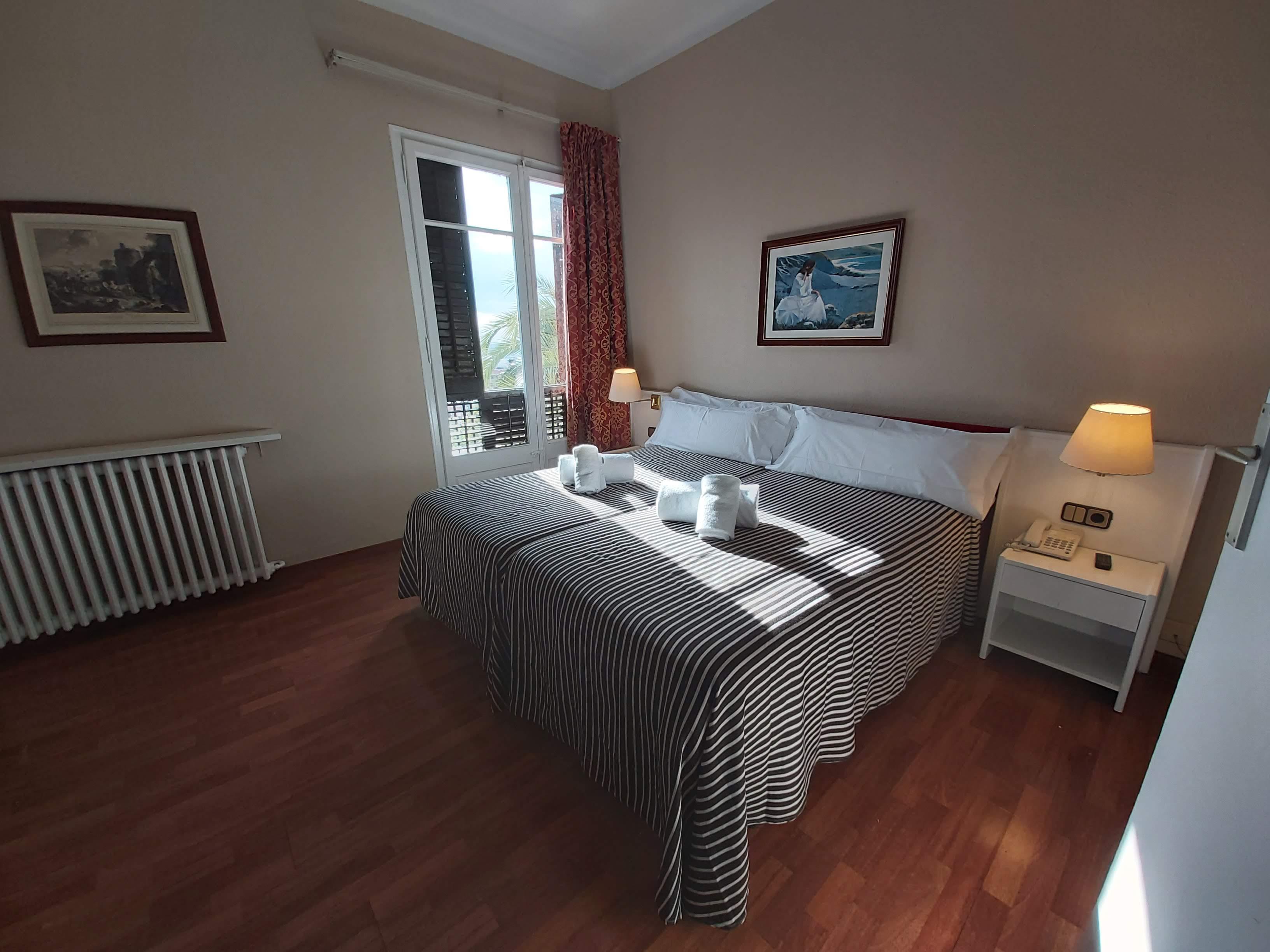 Hotel El Castell Sant Boi de Llobregat Eksteriør billede