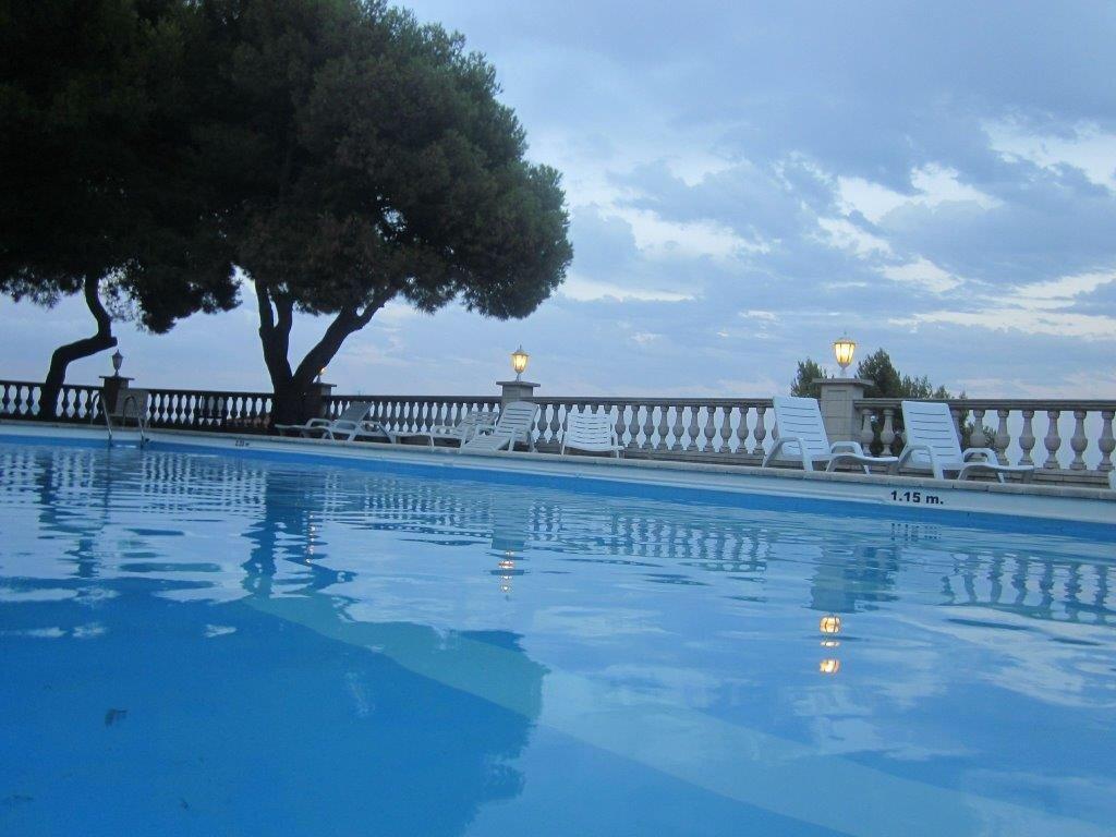 Hotel El Castell Sant Boi de Llobregat Eksteriør billede
