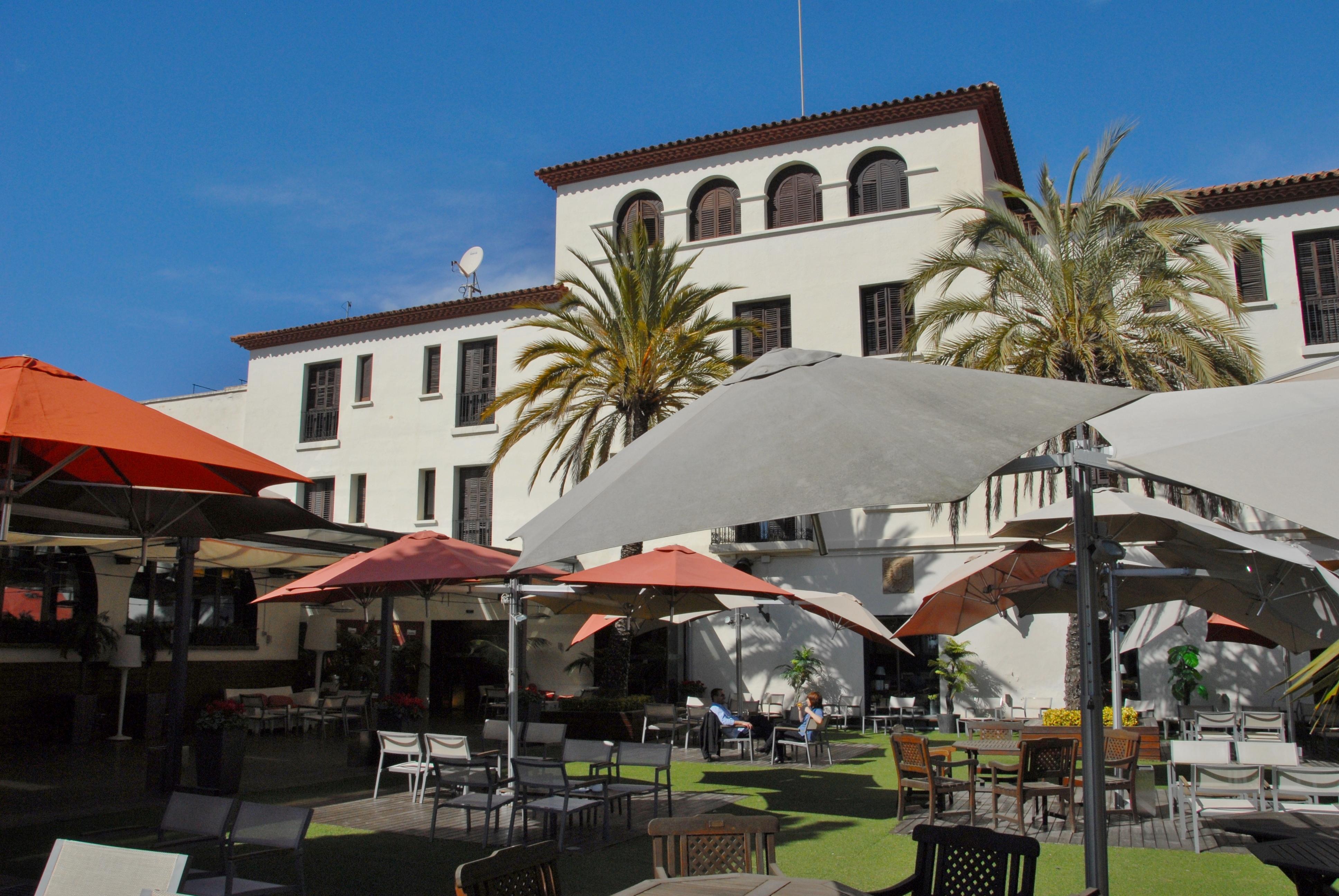 Hotel El Castell Sant Boi de Llobregat Eksteriør billede