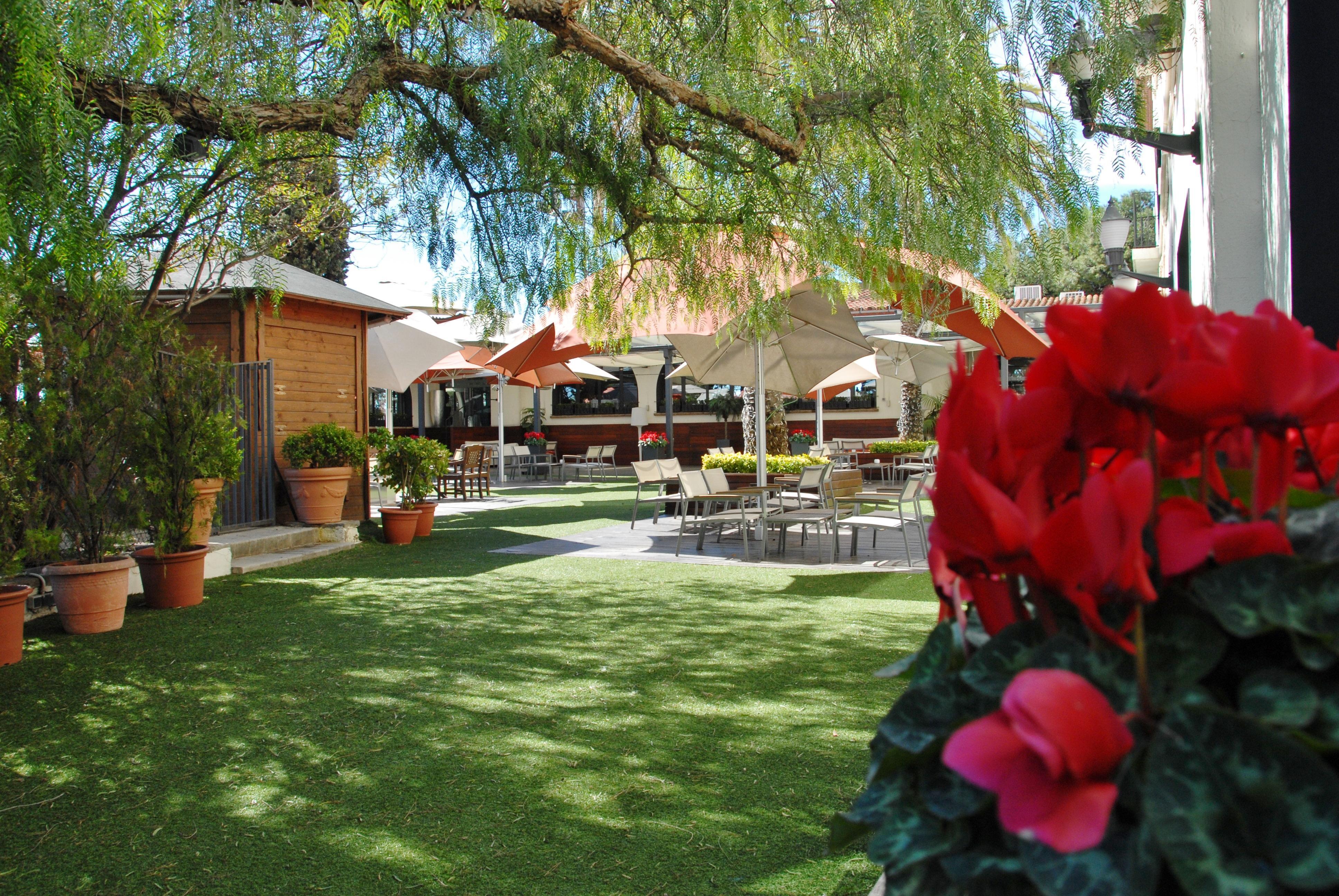 Hotel El Castell Sant Boi de Llobregat Eksteriør billede