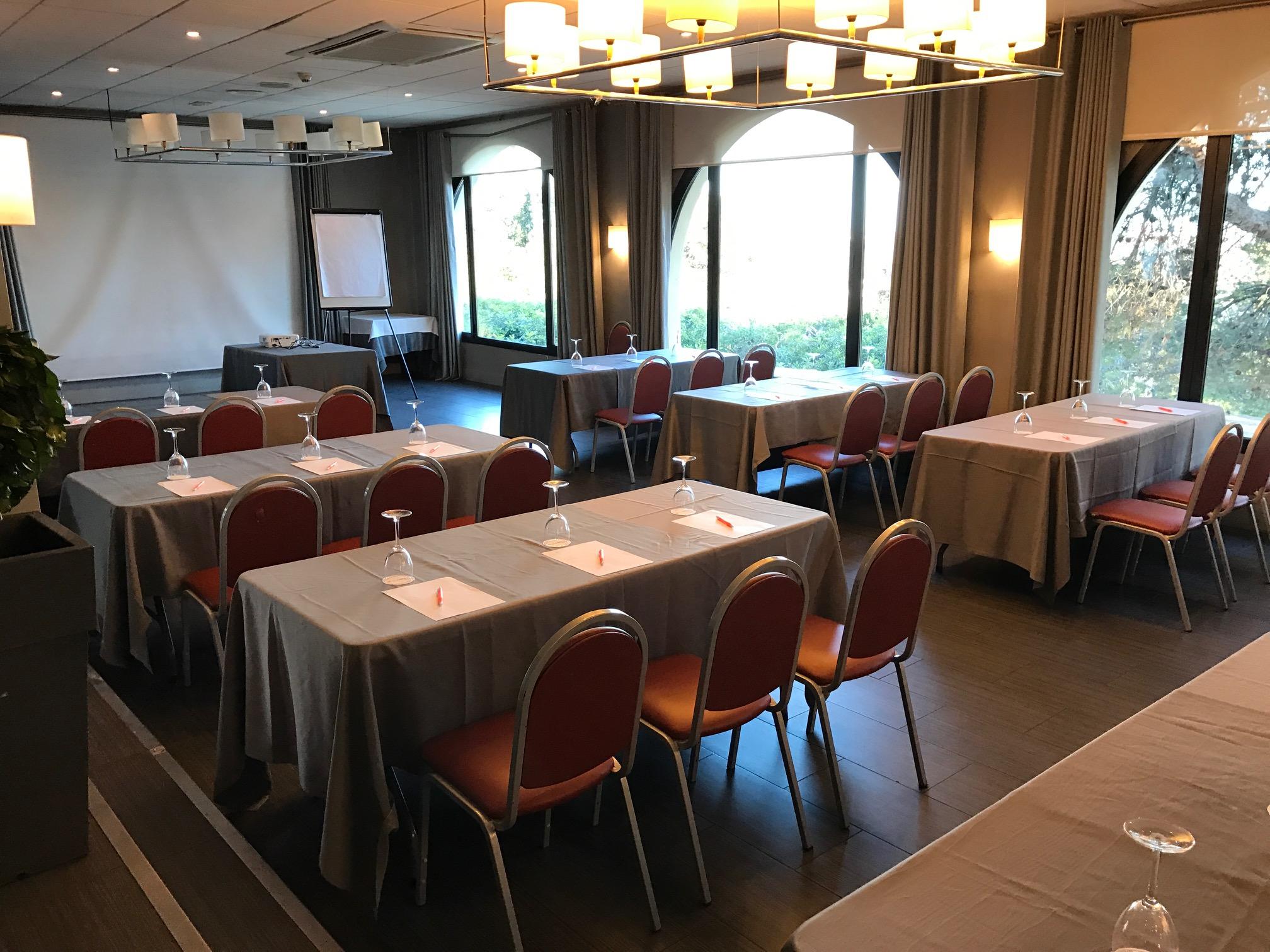 Hotel El Castell Sant Boi de Llobregat Eksteriør billede