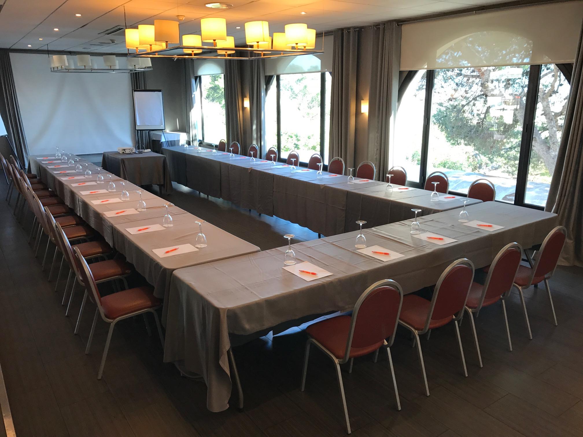Hotel El Castell Sant Boi de Llobregat Eksteriør billede