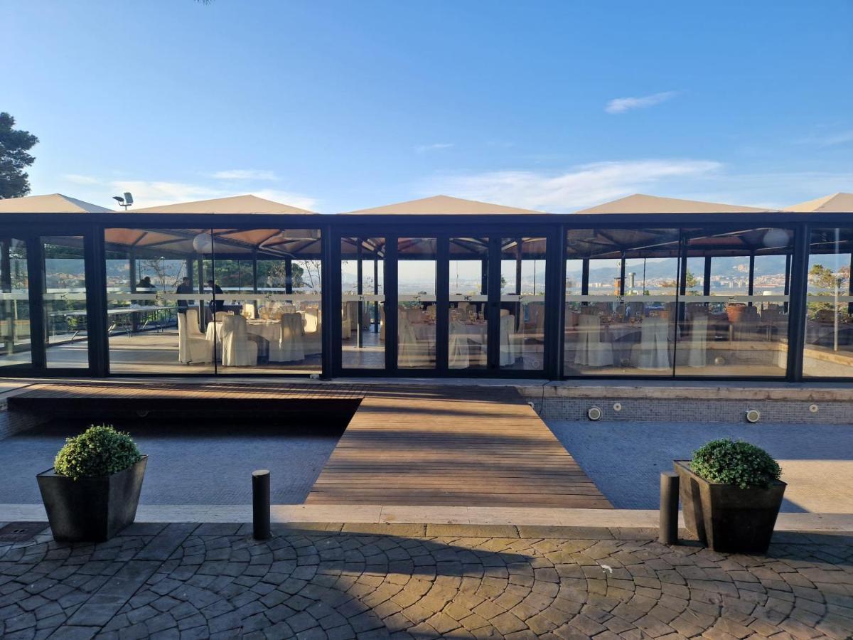 Hotel El Castell Sant Boi de Llobregat Eksteriør billede