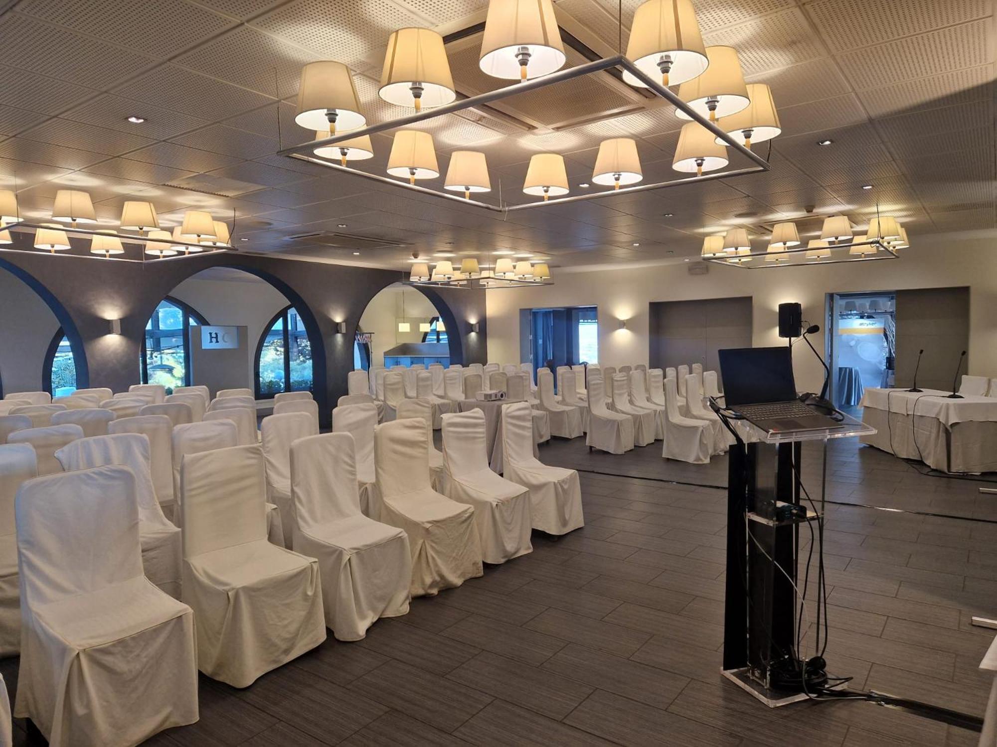 Hotel El Castell Sant Boi de Llobregat Eksteriør billede