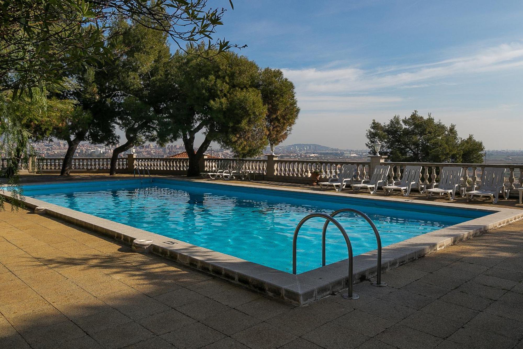 Hotel El Castell Sant Boi de Llobregat Eksteriør billede